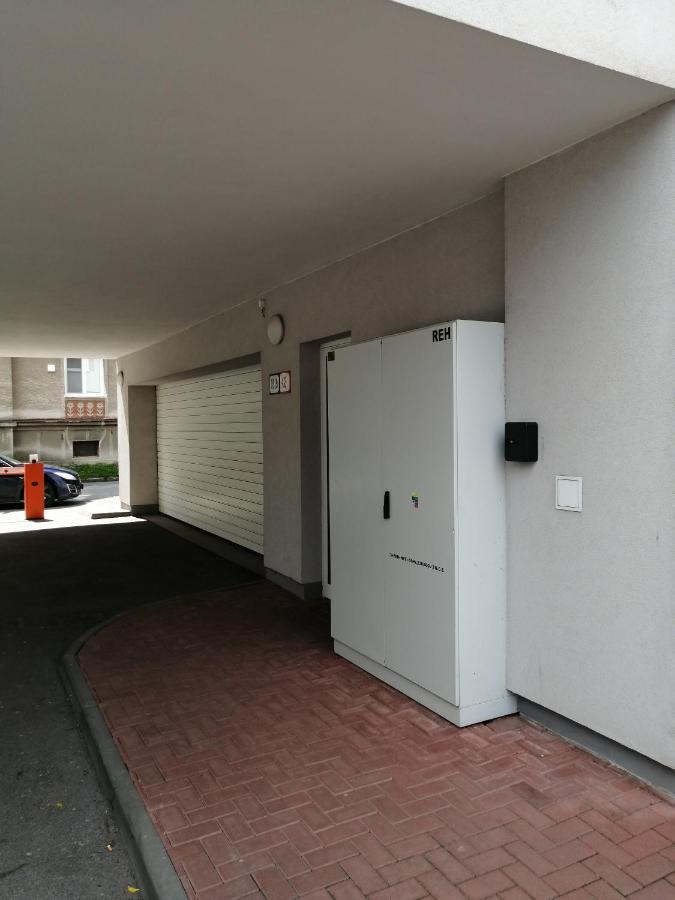 Modern City Center Apartment With Private Parking มาร์ติน ภายนอก รูปภาพ